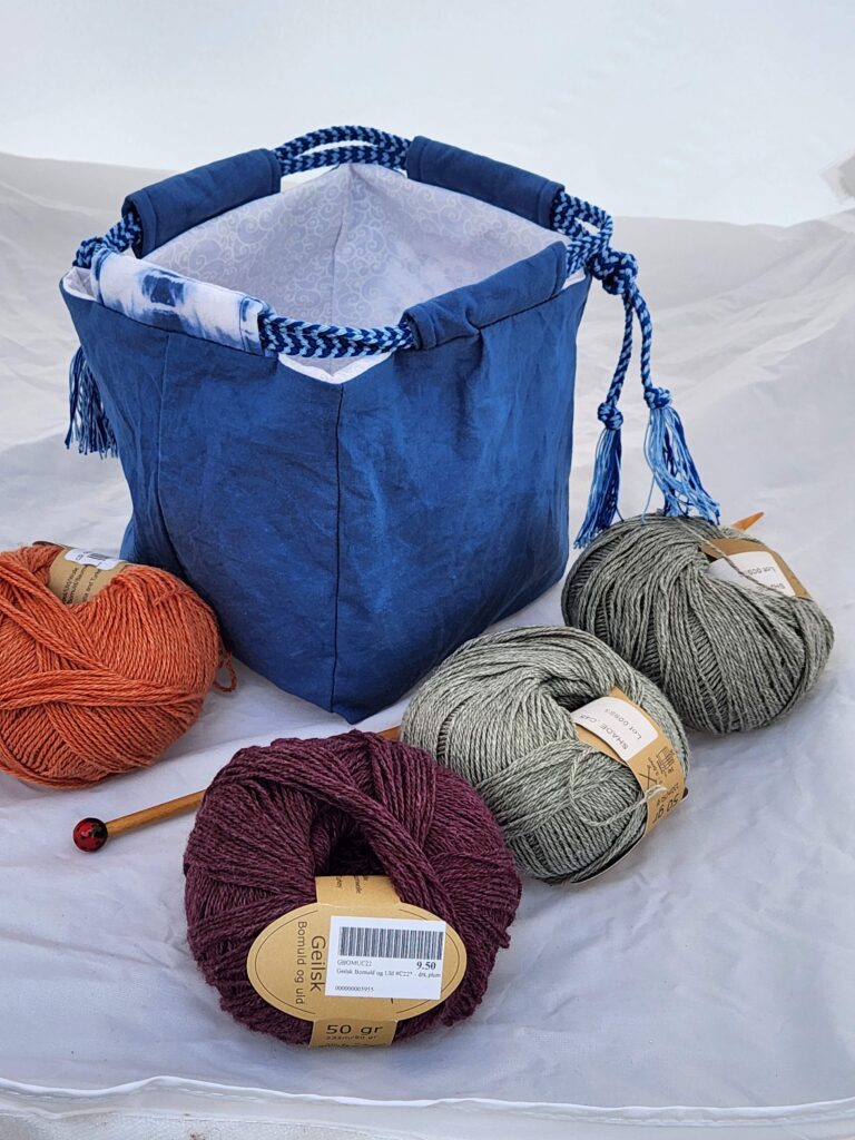 knitting project carry tools needle point thread cotton fabric