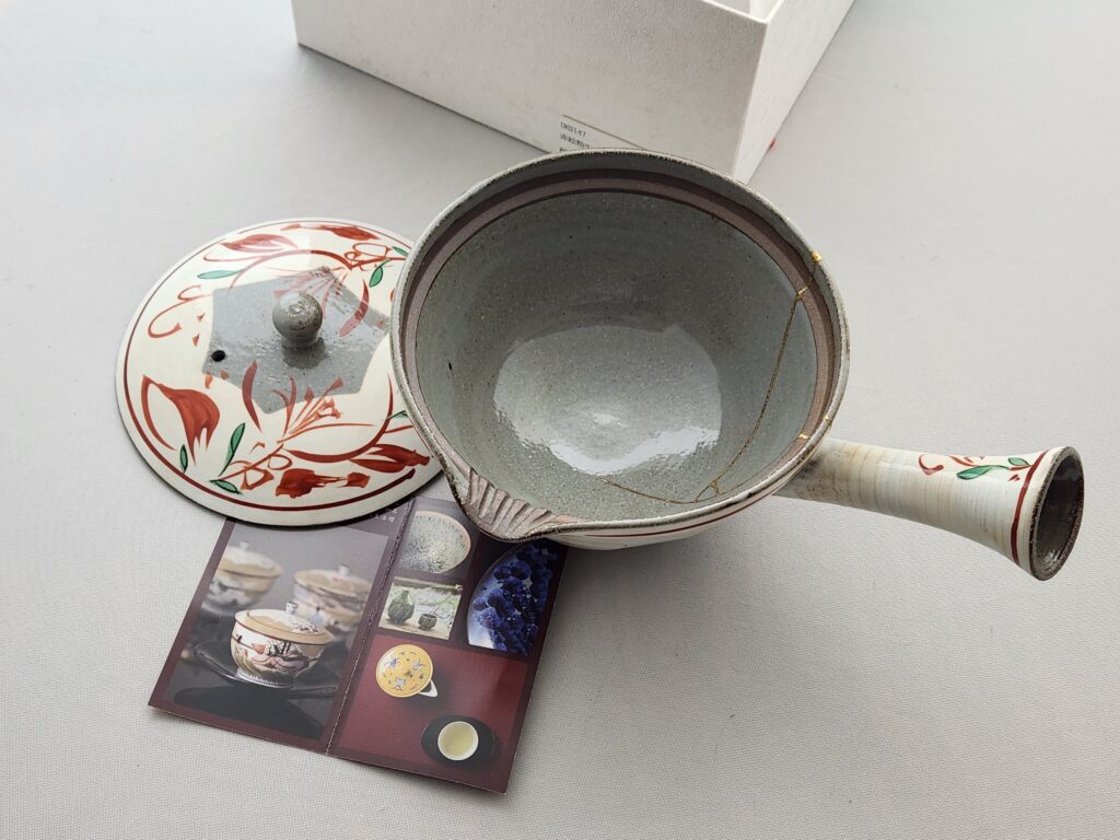 kintsugi, japanese bowl, urushi repair