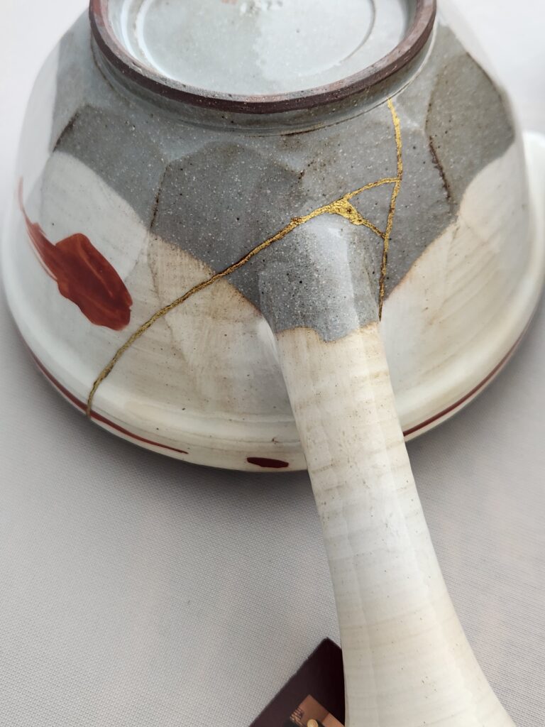 urishi repair bowl, kintsugi japanese ceramic