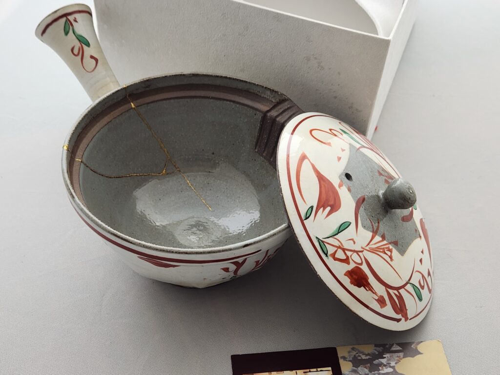 japanese kintsugi repair bowl urushi ceramic